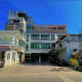 Queen Maricel Inn，位于维拉克的酒店