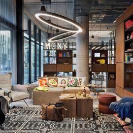 Moxy Kaunas Center，位于考纳斯的酒店