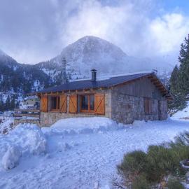 Xalet de muntanya en Parc Natural a 2000 metres，位于塞特卡萨斯的酒店