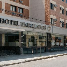 Hotel Embajador,位于圣米格尔·德·图库玛的酒店
