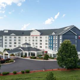 Hilton Garden Inn Roanoke Rapids,位于罗阿诺克拉皮兹的酒店