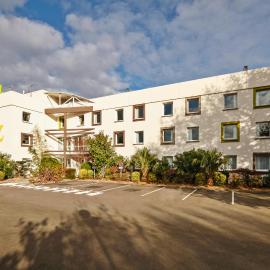 B&B HOTEL Nantes Atlantis Le Zénith 3 étoiles，位于圣埃尔布兰的酒店
