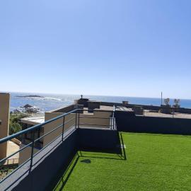 Atlantic Doors - Sea View Terrace & Garage - 50m from Sea，位于明德卢的酒店