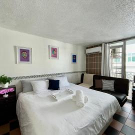 Isla Verde Modern Apartment with Pool，位于圣胡安的酒店