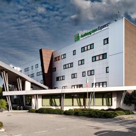 Holiday Inn Express Milan-Malpensa Airport by IHG，位于卡萨诺韦的酒店