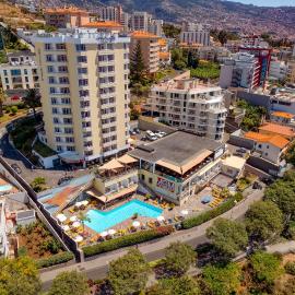 Muthu Raga Madeira Hotel，位于丰沙尔的酒店
