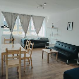 Monteurwohnung Ferienwohnung Business Appartement rechts Langenfeld，位于Gladbach的酒店