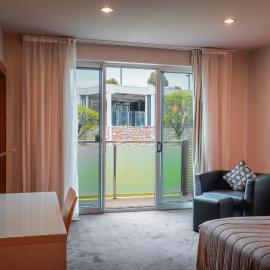 Lynbrook Hotel，位于Hampton Park的酒店