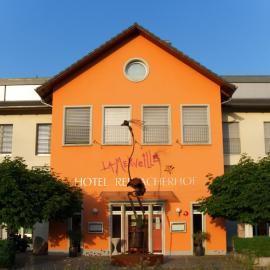 Hotel & Restaurant Reinacherhof，位于赖纳赫的酒店