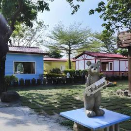 Zhang Yi Ya Zhu Homestay，位于白河的酒店