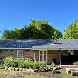 Periwinkle, Grove ,Acorn & Sage Cottages，位于克拉伦斯的酒店