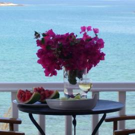 Roussos Beach Hotel，位于纳乌萨的酒店