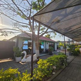 Bianca's Self Catering，位于Matola的酒店