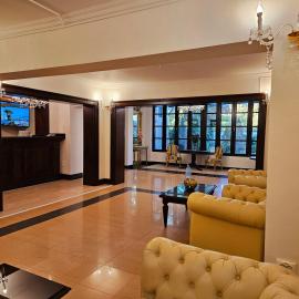 Hotel Royal Plaza，位于蒂米什瓦拉的酒店