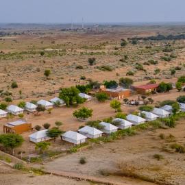 Jaisalmer Winds Desert Camp with Pool，位于斋沙默尔的酒店