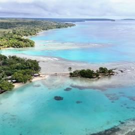 Exclusive Sunrise Boutique Resort & Private Island- Adults Only - All Inclusive Intimate Island & Santo Experience for Only 9 Couples at a Time，位于Saraotou的酒店