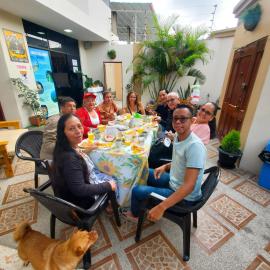 HOSTAL SAN MARINO，位于曼塔的酒店