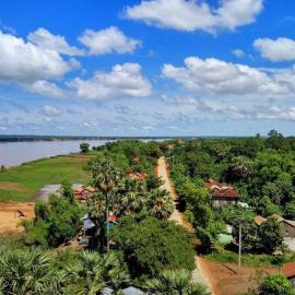 OBT Homestay and Bungalows，位于Phumĭ Chiroŭ的酒店