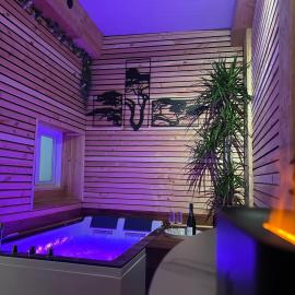 L'instant Duras Love room spa & sauna privés，位于迪拉斯的酒店