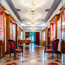 Hotel Joly，位于阿尔芒蒂耶尔的酒店
