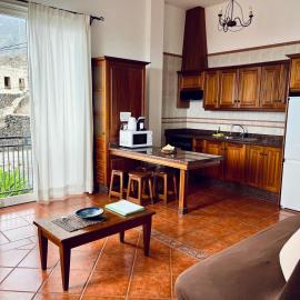 Apartamentos Los Verodes，位于弗龙特拉的酒店