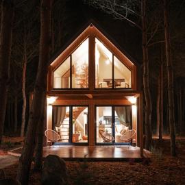 Osada LoveLaski - balia jacuzzi, sauna i kominek - całoroczne domki premium，位于Laski的酒店
