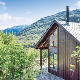 Four-Bedroom Holiday Home In Roldal，位于勒尔达尔的酒店