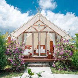 Svargan Lakeside Glamping，位于塔巴南的酒店
