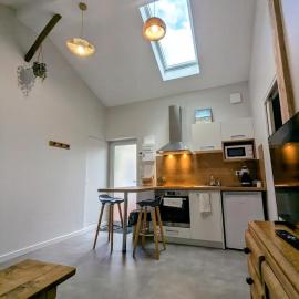 Le Bohème, sauna & spa，位于Riorges的酒店