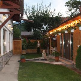 Casa Selera Rasnov，位于莱斯诺夫的酒店