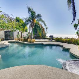 3 Mi to Beach: Home w/ Pool & Spa in Malibu!，位于马里布的酒店