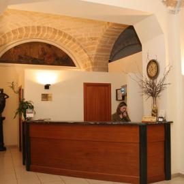 Hotel Adria，位于巴里的酒店