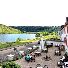 Hotel- Weingut- Moselloreley
