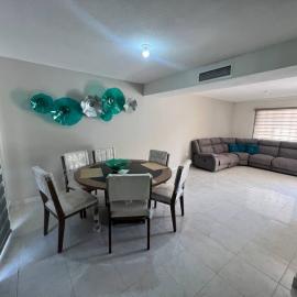 Alojamiento residencial, cerca de TSM，位于托雷翁的酒店