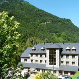 Complejo Turístico Bielsa Hotel y camping，位于别尔萨的酒店
