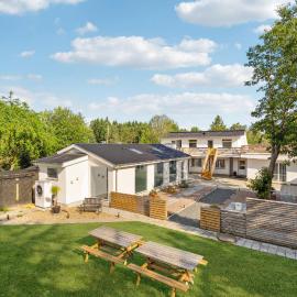 5 Bedroom Amazing Home In Herning，位于海宁的酒店