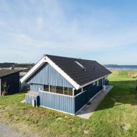 Gorgeous Home In Mesinge With Wifi