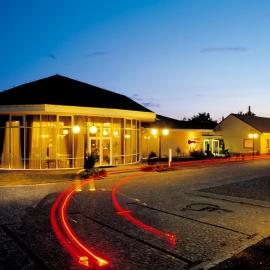 Hotel Preemier，位于Marcinowice的酒店