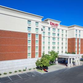 Drury Inn & Suites St. Louis/O'Fallon, IL，位于奥法伦的酒店