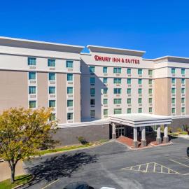 Drury Inn & Suites St. Louis Arnold，位于阿诺德的酒店