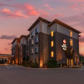 Best Western PLUS University Park Inn & Suites，位于州学院的酒店