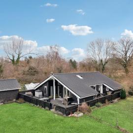 Amazing Home In Tranekær With Wifi