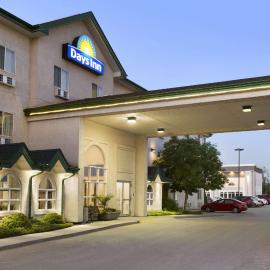 Days Inn by Wyndham Steinbach，位于Steinbach的酒店