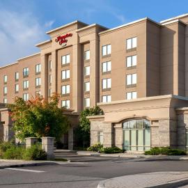 Hampton Inn by Hilton Brampton - Toronto，位于布兰普顿的酒店