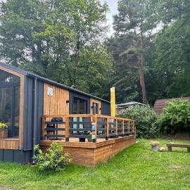 Tiny House Lotta - Auszeit-Oase am Plauer See，位于Stuer的酒店