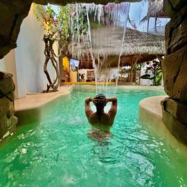 MANTEÑA BOUTIQUE HOTEL,位于洛佩斯港的酒店