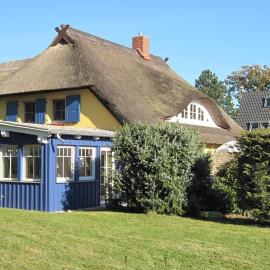 Ferienwohnungen Reetwinkel in Wieck，位于维克的酒店