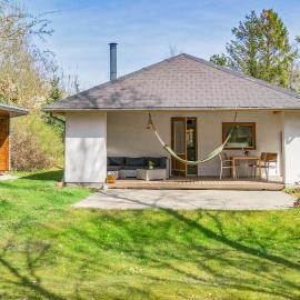 Wellness Oase med Sauna, Fodbad og Højhastighed Internet i Naturens Fred og Ro，位于Nibe的酒店