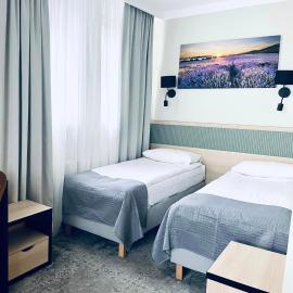 Hotel z Sanatorium Uzdrowiskowym Knieja Spa&Wellness，位于苏普拉希尔的酒店