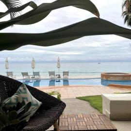 BEACH GETAWAY! Luxury Beachfront Condo in Punta de Mita!，位于蓬塔米塔的酒店